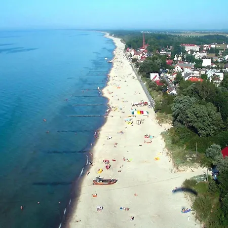 بيت للعطل With Garden, Close To The