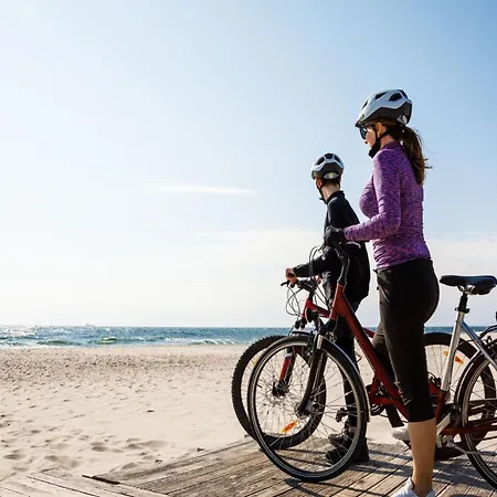 With Garden, Close To The بيت للعطل *