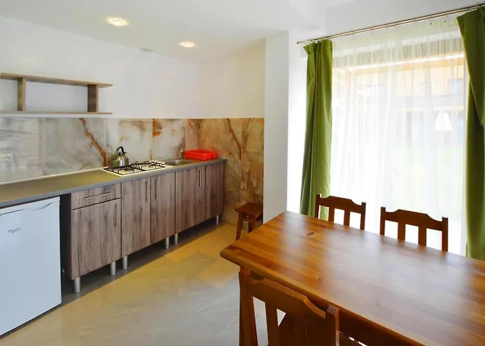 With Garden, Close To The Casa vacanze *